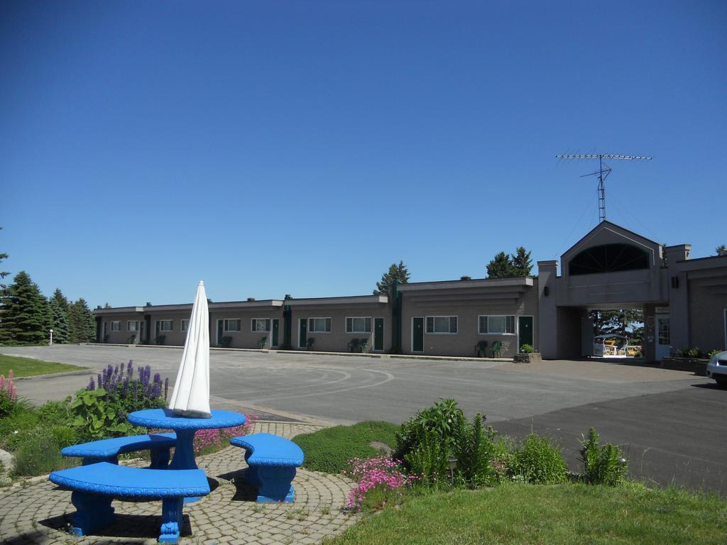 Motel Normandie Louiseville Zewnętrze zdjęcie