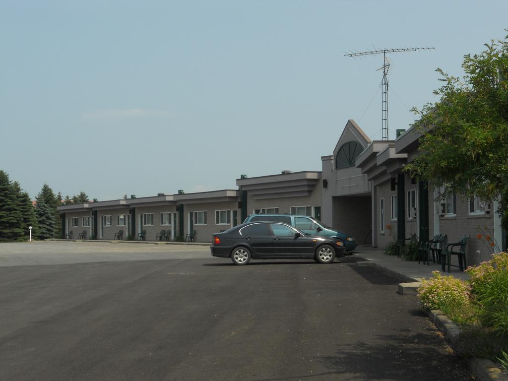 Motel Normandie Louiseville Zewnętrze zdjęcie