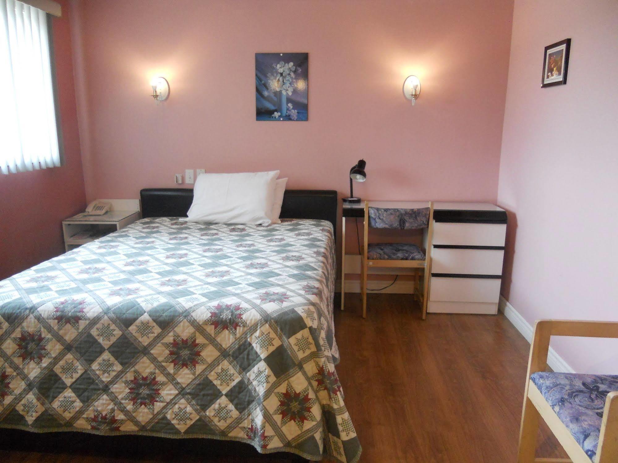 Motel Normandie Louiseville Zewnętrze zdjęcie