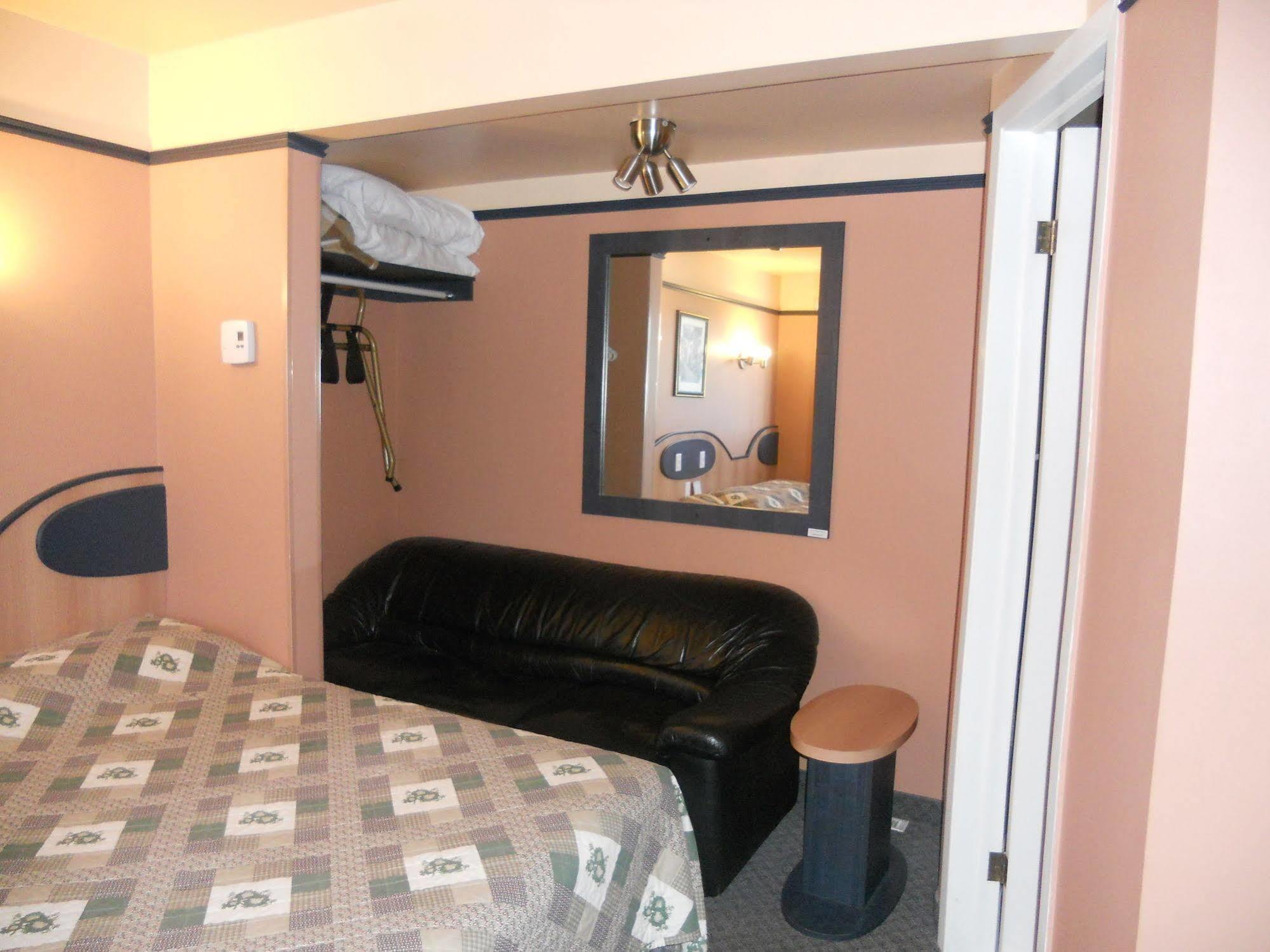 Motel Normandie Louiseville Zewnętrze zdjęcie