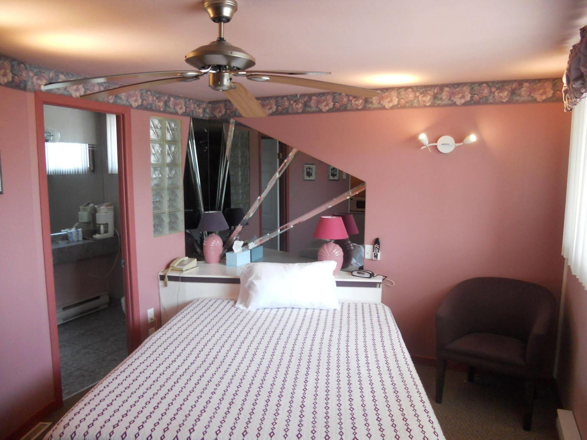 Motel Normandie Louiseville Zewnętrze zdjęcie